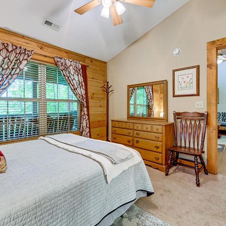Serene Maggie Valley Retreat With Deck And Hot Tub! Eksteriør billede