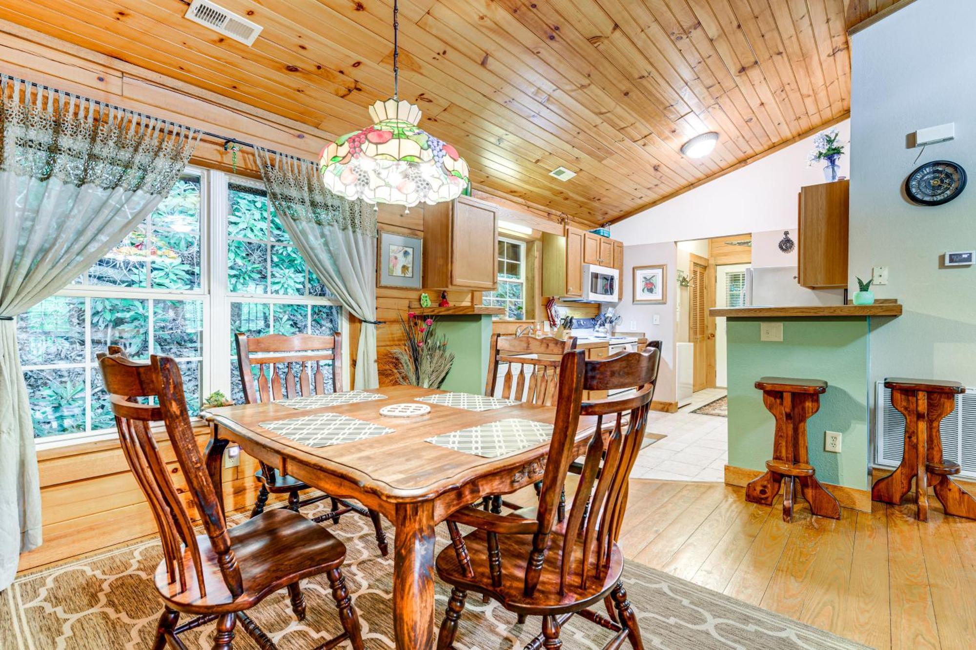Serene Maggie Valley Retreat With Deck And Hot Tub! Eksteriør billede
